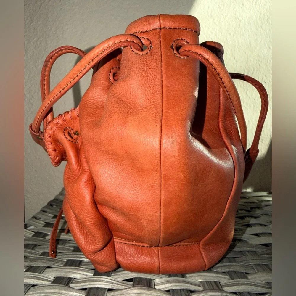 Nine West Vintage America Rust Leather Drawstring Shoulder Bag Floral Lining - Picture 6 of 16